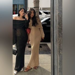 Meshki MARISOL size xs. Offshoulder maxi dress in wheat!